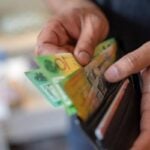 Top Side Hustle - Australia 55% Earning Income in 2026