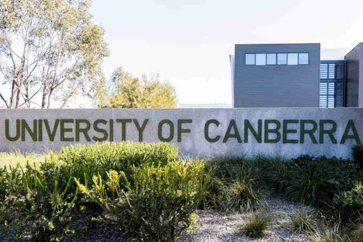 University of Canberra - Graduate Certificate in Business (Tech Gap)